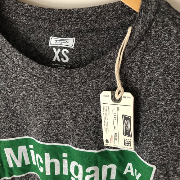 NWT AE Tailgate N Michigan Ave Chicago Grey Tee - Picture 2 of 5